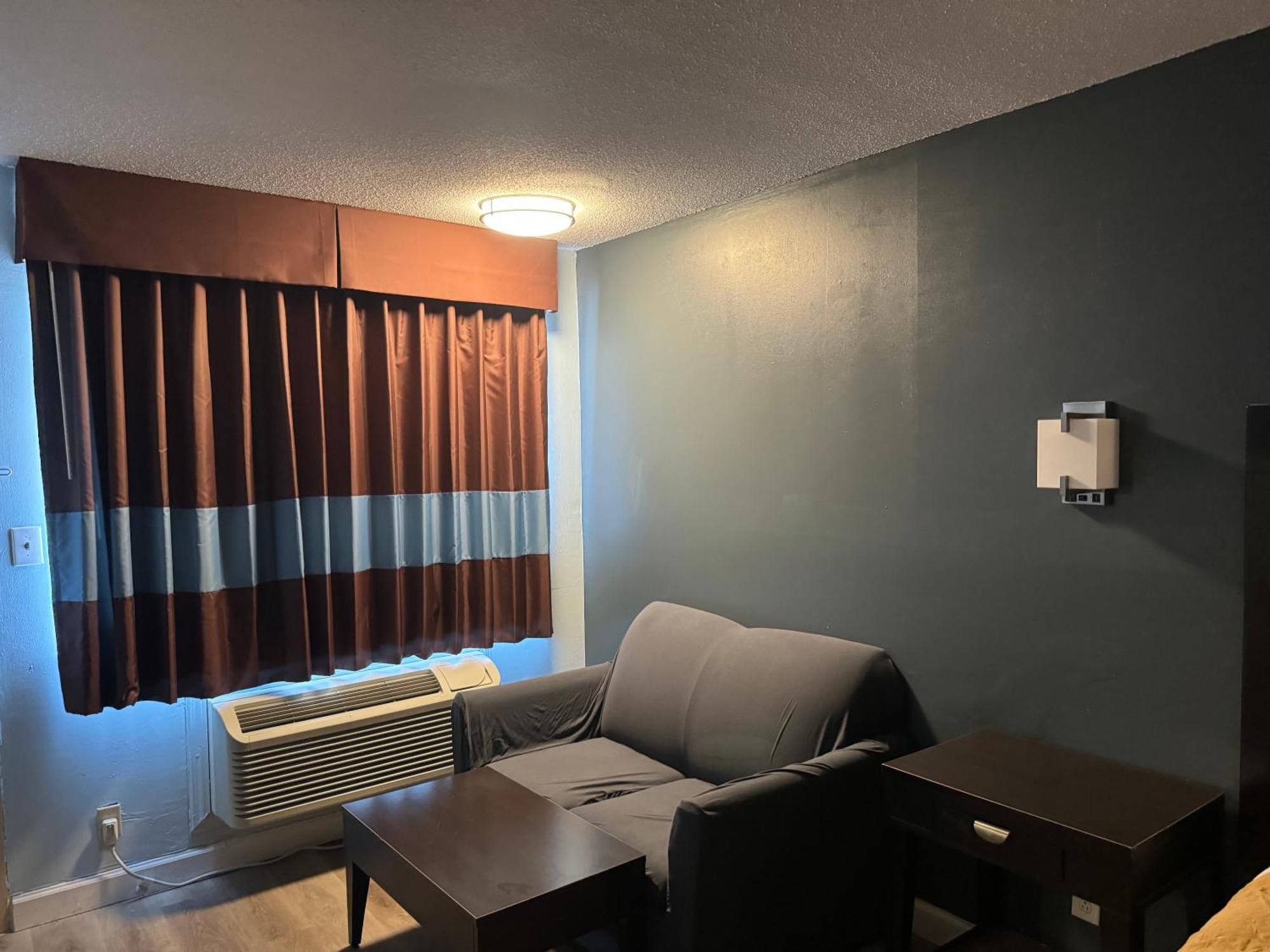 Red Carpet Inn & Suites - Данвилл Экстерьер фото