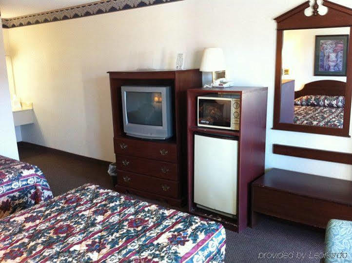 Red Carpet Inn & Suites - Данвилл Экстерьер фото