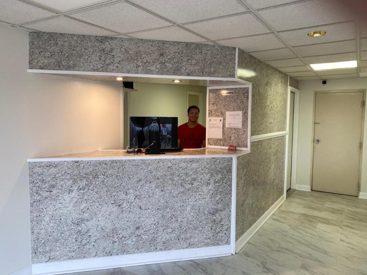 Red Carpet Inn & Suites - Данвилл Экстерьер фото